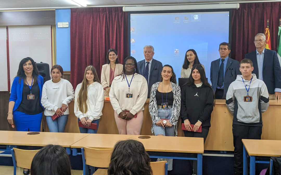 El Instituto Arroyo Hondo, Rota, ganador de la III Edición del Concurso Audiovisual de Educación Financiera, en su fase provincial, organizado por el Consejo General de Economistas de España.